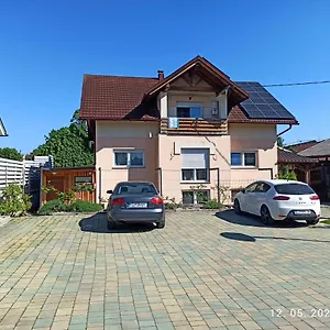 Vagon - Studio - Near Btc, Liubliana